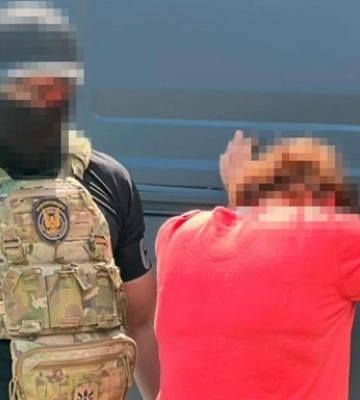 Наводила КАБи на оборонців під Херсоном: викрито інформаторку РФ