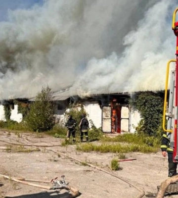 Росіяни атакували дронами сільгосппідприємство на Харківщині, виникла пожежа