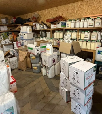 Прокуратура викрила дві злочинні групи, які продавали фальсифіковану агрохімію