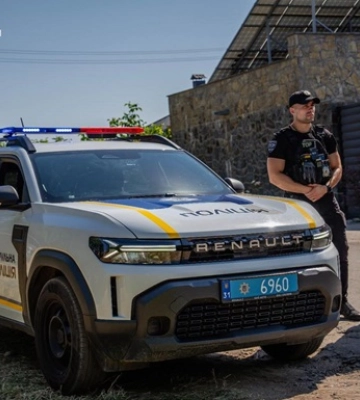 В Киеве 17-летний парень порезал ножом полицейского