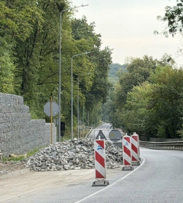 На в’їзді до Львова завершують масштабне укріплення схилу
