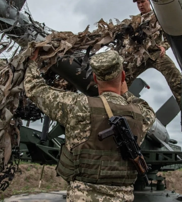 Пограничные дронщики поразили 13 укрытий оккупантов на Южно-Слобожанском направлении. ВИДЕО