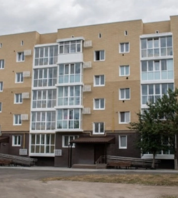 У Макарові на Київщині завершили капремонт багатоповерхівки, яка була пошкоджена обстрілами