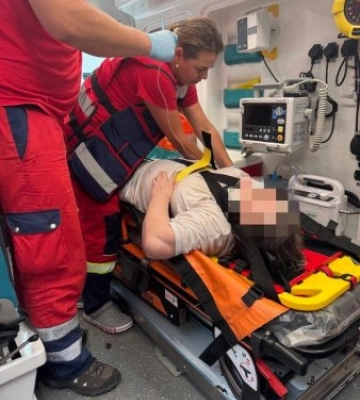 Медики «швидкої» врятували жінку після падіння з висоти на Мукачівщині