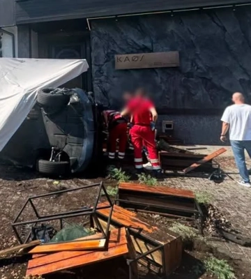 У Києві автівки в’їхали в літню терасу. Один з водіїв уже відомий за гучним ДТП