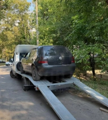 Камера у Рівному зафіксувала, як пікап в`їхав у легковик