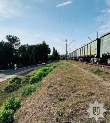 На Київщині вантажний потяг смертельно травмував 14-річного хлопця
