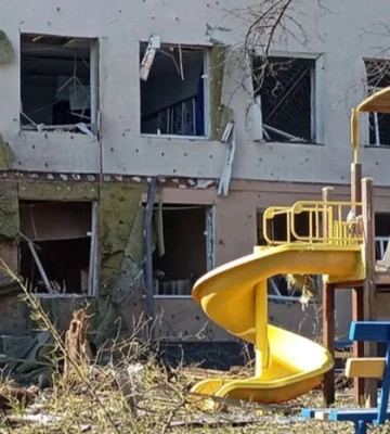 Родини з дітьми залишають Суми через повітряний терор РФ: влада назвала цифри