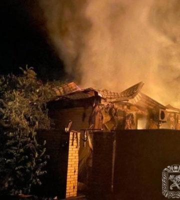 Росіяни спрямували дрон у багатоповерхівку у Харкові