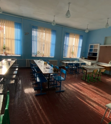 Школу под Мелитополем во второй раз приходится «защищать»: педагоги жалуются на зарплаты, дороги, отопление и нехватку средств