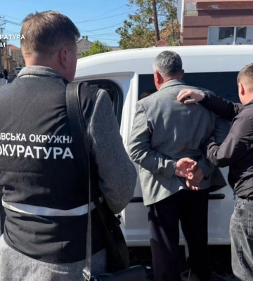 На Мукачівщині за хабарі судитимуть сільського голову та посадовця ради