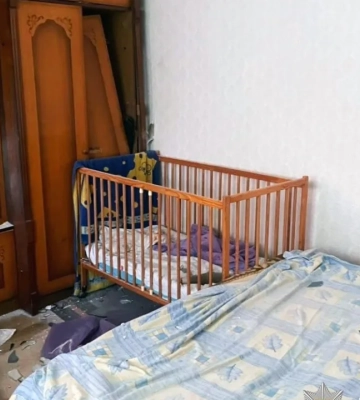 Снаряд от дрона влетел в окно и приземлился в кроватке ребенка в Херсоне. ФОТО
