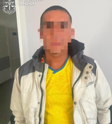 Поблизу розважального закладу в Каневі чоловіка вдарили ножем