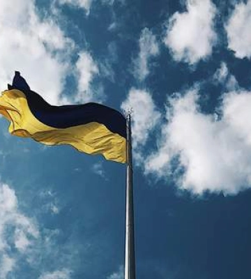 У Києві приспустять головний прапор України: яка причина