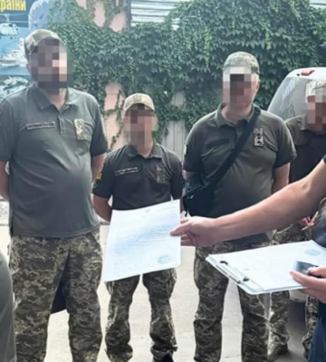 Сбили автомобилем, чтобы задержать: десятерым военным ТЦК в Одессе сообщили о подозрении в пытках