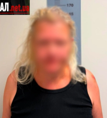 У Києві жінка під час застілля викинула собаку з балкона четвертого поверху: тварина загинула