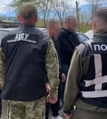8 тисяч доларів за незаконний виїзд: на Самбірщині судитимуть двох чоловіків