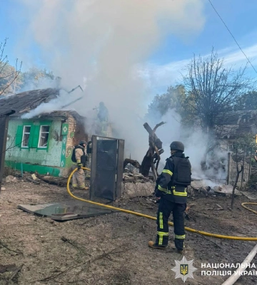 Під час побутової пожежі на Харківщині загинула жінка та серйозно постраждав чоловік. ФОТО