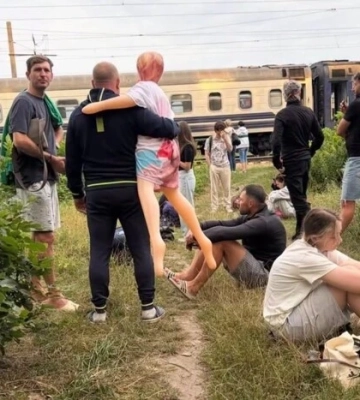 «Романтика» на Київщині: чоловік евакуювався з потяга з гумовою жінкою