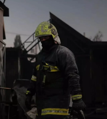 Уламки російського дрона впали біля житлового будинку в Києві – Кличко