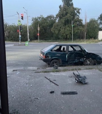 Авто "атакувало" кафе: чим закінчилась вечірня ДТП у Дніпрі