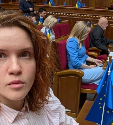 Мар'яна Безугла повернулася до фракції «Слуга народу» після двох років позафракційності — заява ВР