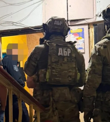 "Дуй, пакуй и комплектуй": под таким лозунгом на заставке телефонов фигурировали подозреваемые по делу о насилии в ТЦК Одесской области