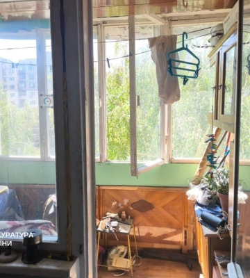 У Києві затримано жінку, яка викинула собаку з вікна квартири на 4-му поверсі