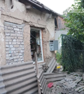 РФ вдарила КАБом по Запоріжжю: виникла пожежа, пошкоджено будинки