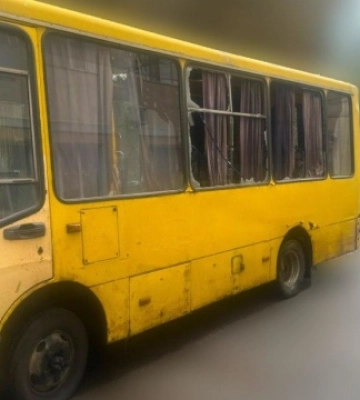 У Херсоні російський дрон атакував маршрутку, четверо загиблих