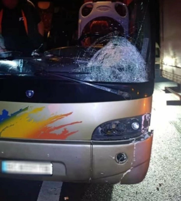 На Львівщині автобус збив пішохода, після чого на нього наїхали дві вантажівки: чоловік загинув