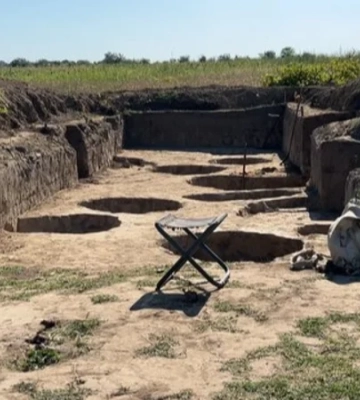 Захоронение и редкую конскую упряжь: в Одесской области археологи обнаружили артефакты двух разных цивилизаций — видео