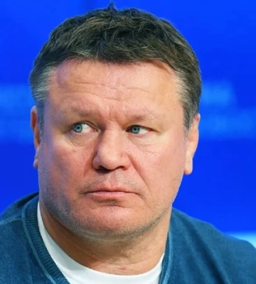 «Продають свої наркотики». Російський ексбоєць UFC зробив расистську заяву