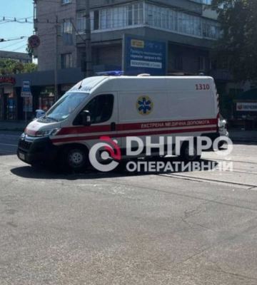 В Днепре на Писаржевского произошло ДТП с участием скорой помощи