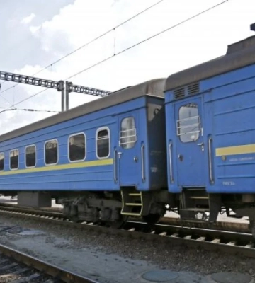 РФ вдарила по потягу на вокзалі в Харківській області: є загиблі та багато поранених