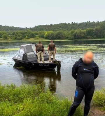 Пограничники задержали жителя Винницы, который в ластах переплыл Днестр и хотел добраться до Молдовы. ВИДЕО