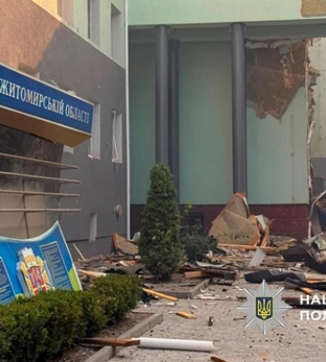Удар по Житомиру: погибли полицейские, 20 раненых