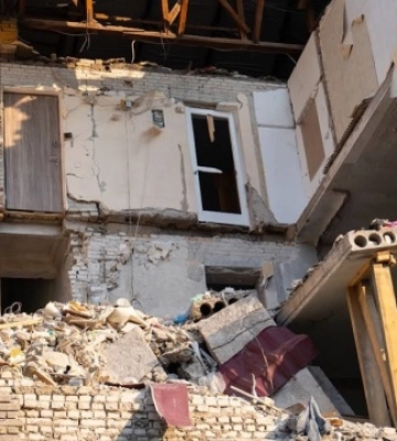 У Запоріжжі відбудують багатоквартирний будинок, в який у липні поцілив КАБ