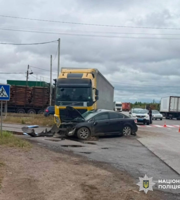 На Житомирщині внаслідок ДТП постраждали молода жінка та немовля, - поліція