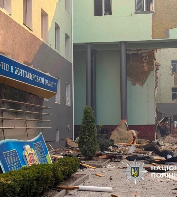 РФ массированно атаковала Житомир — было попадание в здание Нацполиции