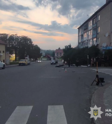 На Тернопільщині через необачність водійки легковика постраждав 21-річний мотоцикліст