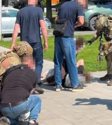 СБУ затримала у Чернівцях двох іноземців, які на замовлення РФ планували підпалити електропідстанцію