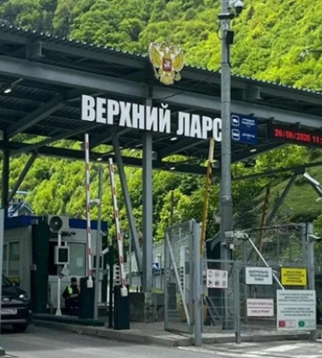У РФ заявили про десятки тисяч росіян на кордоні з Грузією