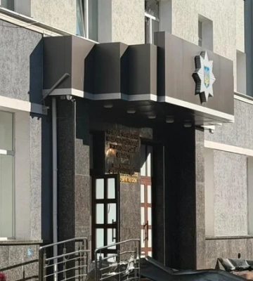 «Двойной прямой удар». В результате атаки РФ на здание Нацполиции в Житомире погибли капитан и подполковник, более 40 пострадавших — МВД