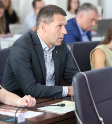 Львов направит 257,6 млн грн на зарплаты учителям и безопасность укрытий