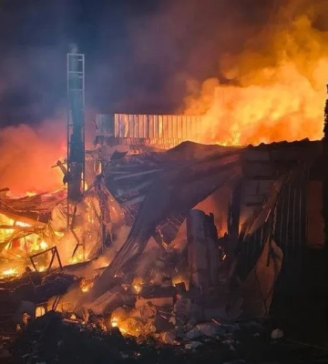 Ворожа атака на Київщині забрала життя людини та пошкодила промисловий об’єкт