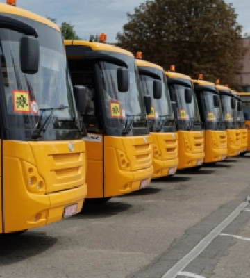 Сім громад Полтавщини отримали вісім нових шкільних автобусів
