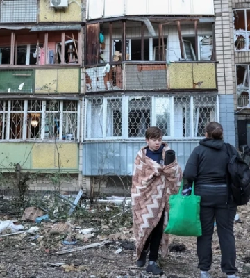 Удар по Киеву, Броварам, Борисполю. В столице 12 погибших, завтра день траура, повреждены многоэтажки и детская больница — онлайн