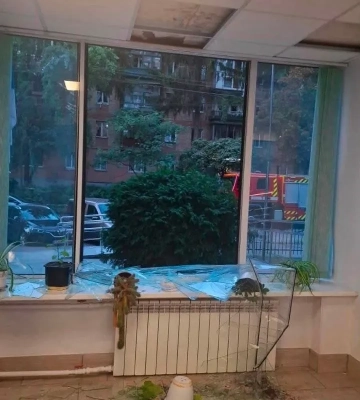 У Києві через атаку РФ постраждала будівля податкової