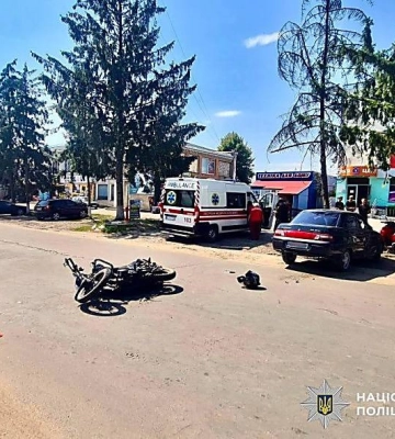 На Миколаївщині поліцейський на власному авто зіткнувся з мотоциклом, постраждав 16-річний водій